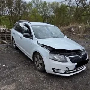 Ušetřete nyní | Vůz na náhradní díly Škoda Octavia 3 kombi 2014 CLHA MWW LS9R