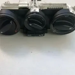 Volkswagen Passat Další řídící jednotky 1M0820045AVolkswagen Passat Další řídící jednotky 1M0820045A - Téměř vyprodáno